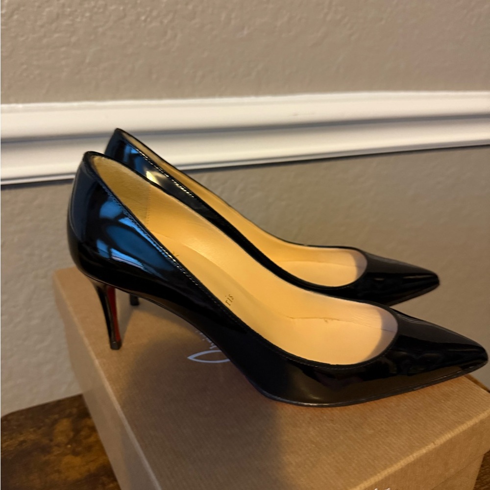 Christian Louboutin Black Patent Leather Pointed Toe Pumps with Red Soles - Picture 4 of 13